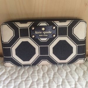 Kate Spade honey comb wallet