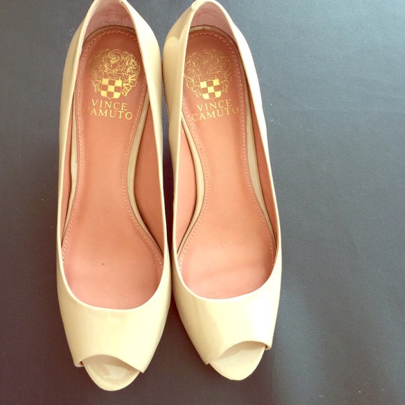 Vince Camuto Nude Peep-Toe Pumps (7.5)