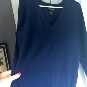 Navy vneck