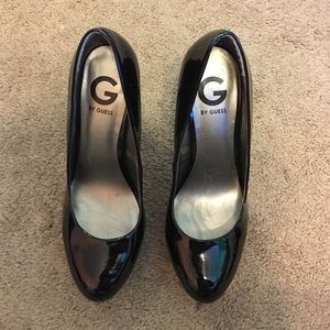 Guess Pumps
