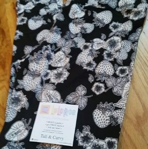 Lularoe Strawberry Leggings: TC