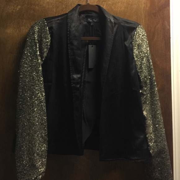 Blazer - Picture 2 of 2