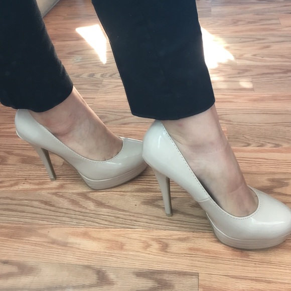 Lauren Conrad Pumps