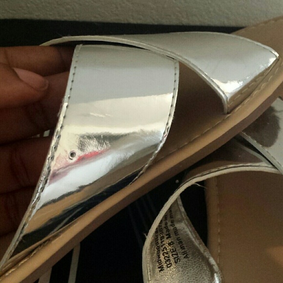 Silver sandals - Picture 3 of 3