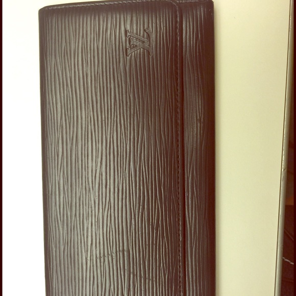 Black epi Louis Vuitton wallet