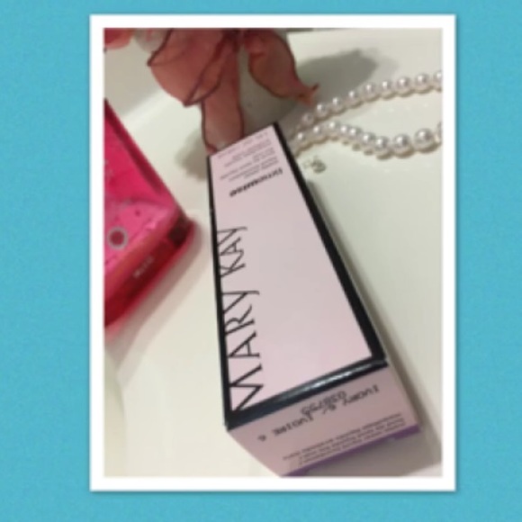 TimeWise luminous wear Liquid Foundation ππΌ - Picture 2 of 3