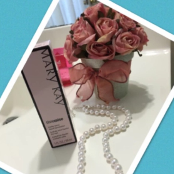 TimeWise luminous wear Liquid Foundation ππΌ - Picture 3 of 3