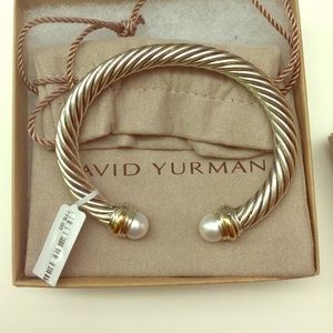 David Yurman pearl bracelet 7mm medium size