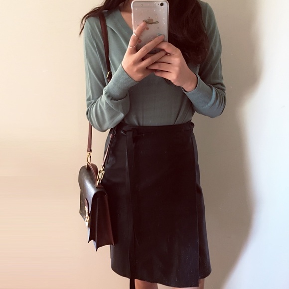 🆕Green long sleeve top - Picture 2 of 4