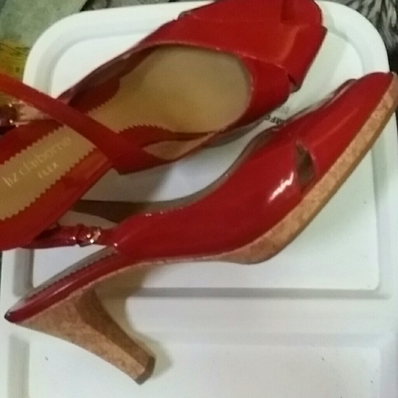 SZ 9M LIZ CLAIBORNE FLEX RED SHINY - Picture 1 of 4