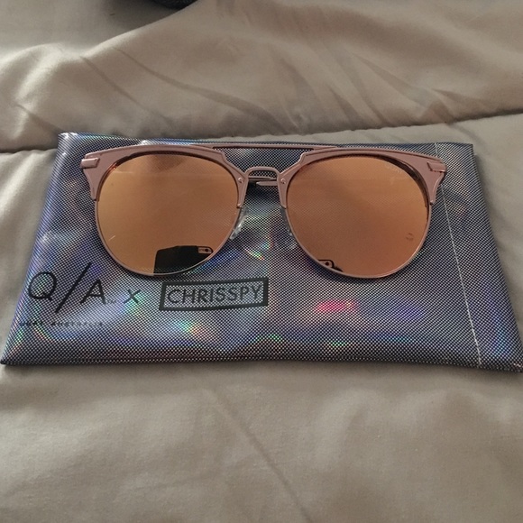 Quay Australia Accessories - Chrisspy x Quay Sunglasses Rose Gold