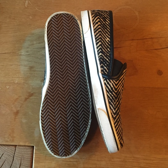 Dolce Vita slip ons - Picture 2 of 4