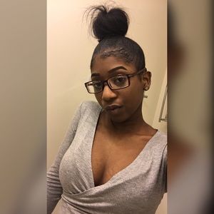 Meet your Posher, Laraejah