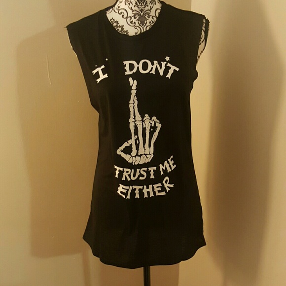 No Trust Tunic - Picture 3 of 4