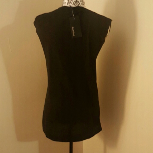 No Trust Tunic - Picture 4 of 4