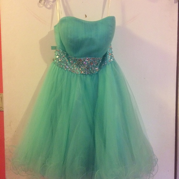 Homecoming Dress - Picture 2 of 3