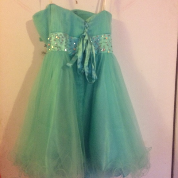 Homecoming Dress - Picture 3 of 3