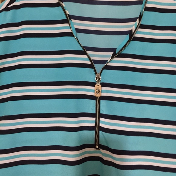 Blouses - Picture 2 of 2