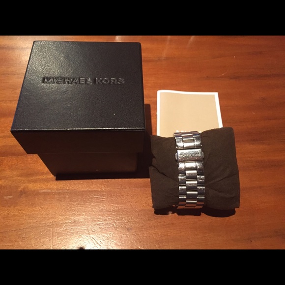 Michael Kors White Gold watch main image 4