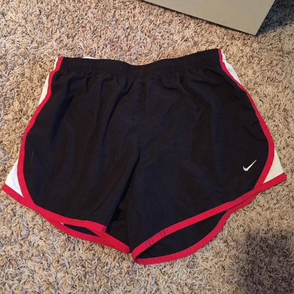 Nike shorts: YOUTH XL