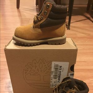 Timberland toddler boots size 5.5.