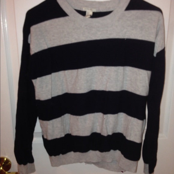 FOREVER 21 SWEATER
