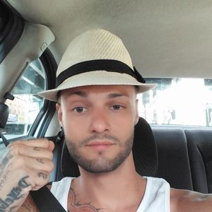 Meet your Posher, Emanuel