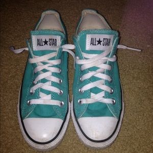 Converse in size 7!!!!