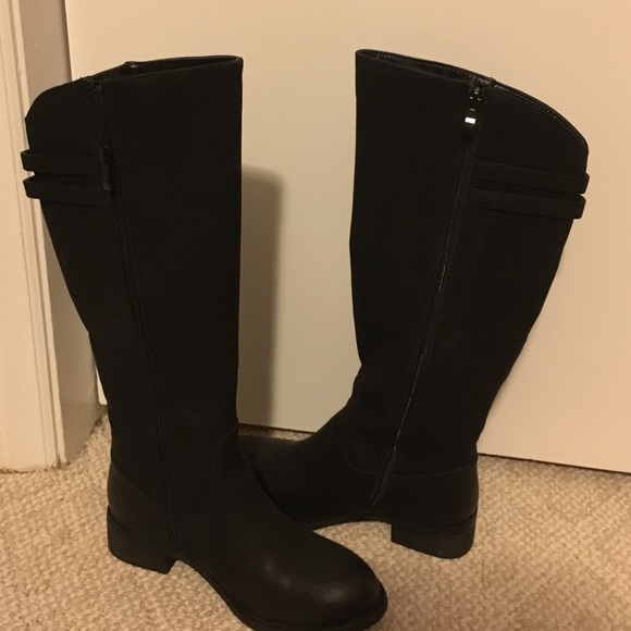 Casual black boots just in time for Fall!!