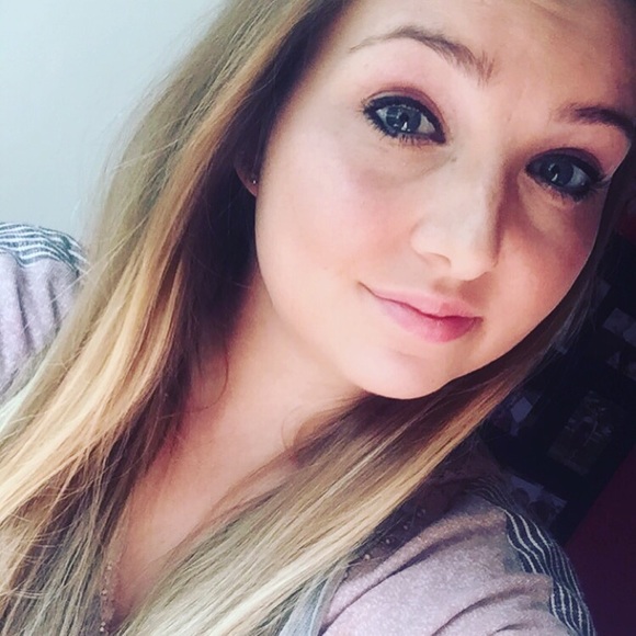 Meet your Posher, Alicia - Picture 1 of 1