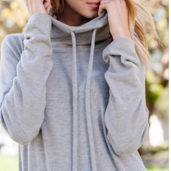 🎉HOST PICK!!!🎉Super soft tunic top M-L - Picture 2 of 3