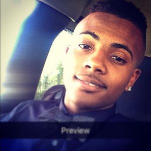 Meet your Posher, Javier