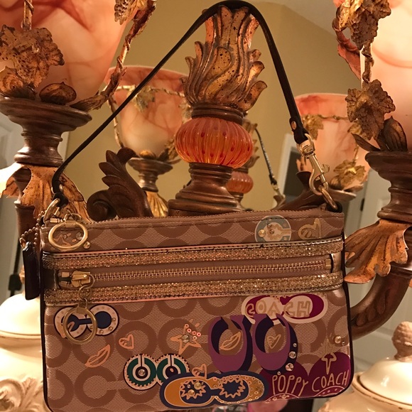 ☺️COACH POPPY WRISTLET☺️