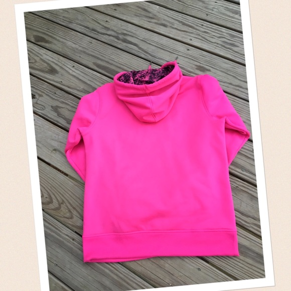 🌟NEW🌟 UNDER ARMOUR HOODIE - Picture 2 of 2