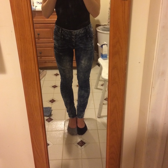 High Waisted Jeans - Picture 1 of 2