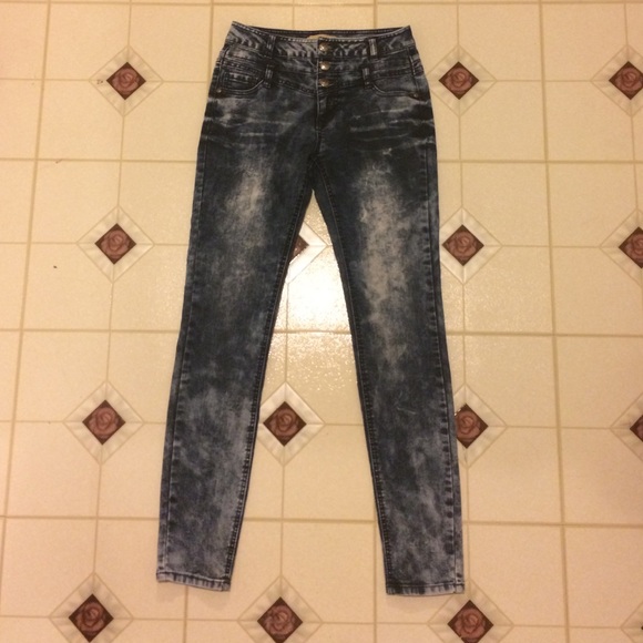 High Waisted Jeans - Picture 2 of 2