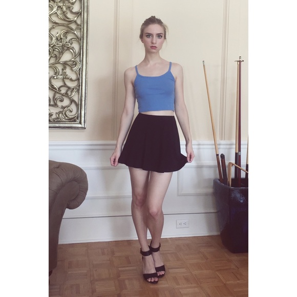 Sweet blue crop top - Picture 2 of 3