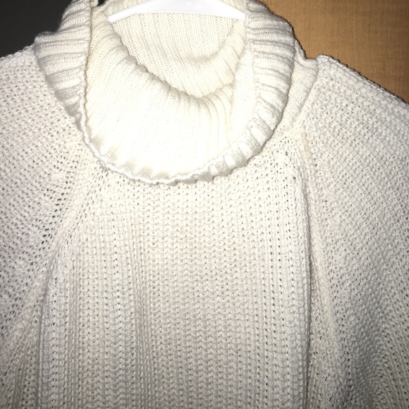 White comfy sweater - Picture 2 of 4