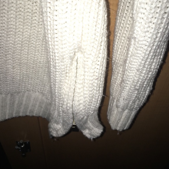 White comfy sweater - Picture 4 of 4