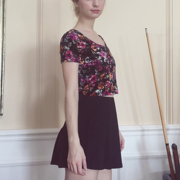 Luxe floral velvet crop top MOVING SALE - Picture 2 of 4