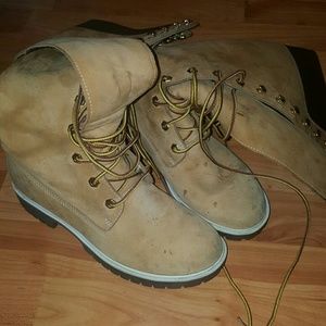 Timberland tall boots...used but can be clean.