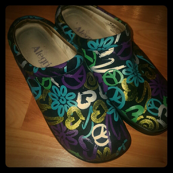 Alegria Clogs