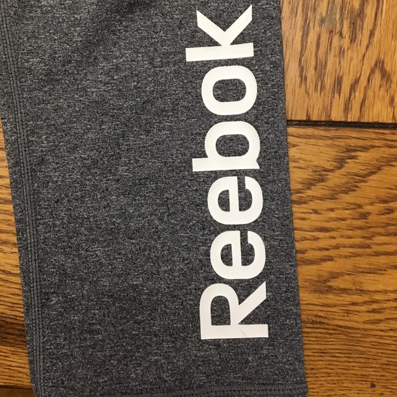 Women's medium reebok workout capris - Picture 2 of 3