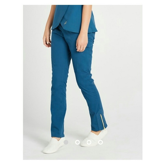 Jaanuu scrub pants