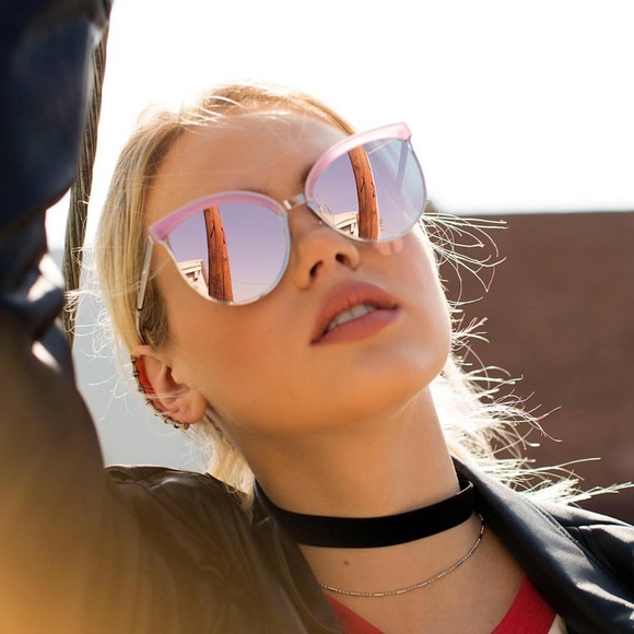 NBF ❤️ Quay Australia Stardust Pink Sunglasses - Picture 3 of 4