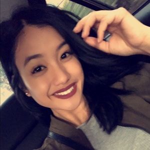 Meet your Posher, Adrienne