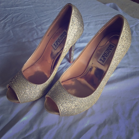 Badgley Mischka Gold Pump