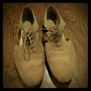 Cut out Brown suede Oxford shoes