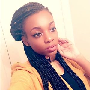 Meet your Posher, Andrea