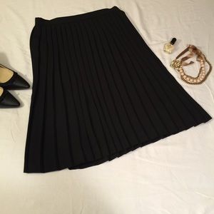 Classic Black Pleated Crepe Skirt